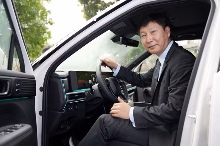 Phát biểu tại sự kiện, ông Nguyễn Anh Tú, Tổng Giám đốc của Công ty cổ phần Liên doanh ô tô Hyundai Thành Công Việt Nam chia sẻ: “Thể thao, đặc biệt là bóng đá luôn có sức mạnh trong việc gắn kết con người, vượt qua mọi ranh giới địa lý.