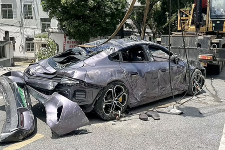 Trước đó, SU7 đã đạt điểm số an toàn tối đa trong các bài thử nghiệm của Chỉ số An toàn Ô tô do ngành bảo hiểm Trung Quốc (C-IASI) công bố. Mẫu xe điện này là sedan duy nhất đạt mức đánh giá cao nhất G+ ở cả ba hạng mục: an toàn người ngồi trong xe, an toàn người đi bộ và an toàn hỗ trợ người lái.