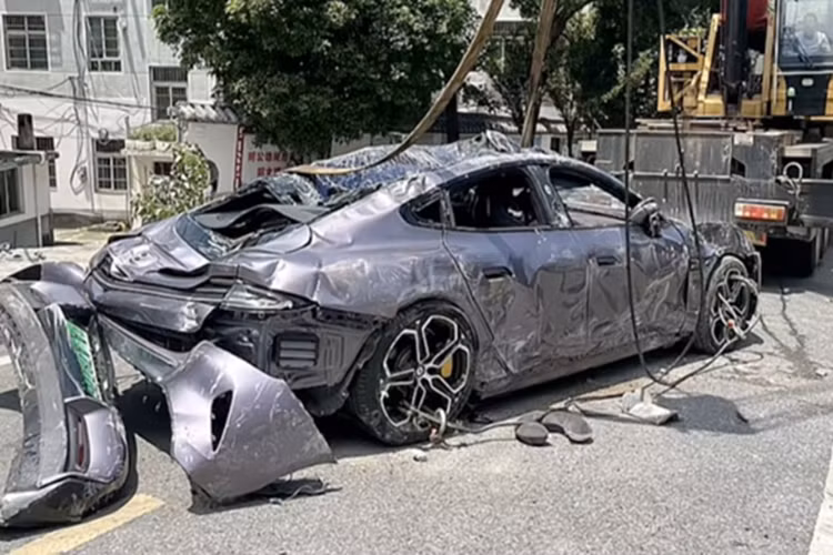 Trước đó, SU7 đã đạt điểm số an toàn tối đa trong các bài thử nghiệm của Chỉ số An toàn Ô tô do ngành bảo hiểm Trung Quốc (C-IASI) công bố. Mẫu xe điện này là sedan duy nhất đạt mức đánh giá cao nhất G+ ở cả ba hạng mục: an toàn người ngồi trong xe, an toàn người đi bộ và an toàn hỗ trợ người lái.