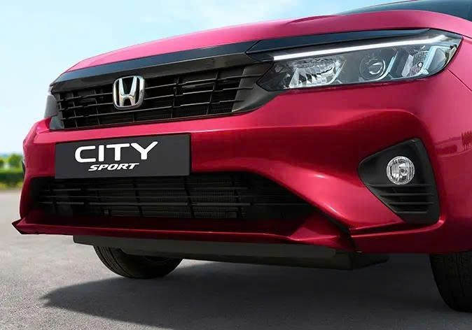 Nếu được phân phối tại Việt Nam trong tương lai, City Sport hoàn toàn có khả năng chen chân vào phân khúc sedan hạng B, tạo sức ép lên những cái tên quen thuộc như Toyota Vios và Hyundai Accent, vốn đang chiếm ưu thế nhờ giá bán cạnh tranh. Với hướng tiếp cận mới, Honda City Sport có thể trở thành lựa chọn hấp dẫn dành cho khách hàng trẻ cần một mẫu sedan vừa thể thao, vừa tiện nghi, lại không vượt quá ngân sách phổ thông.