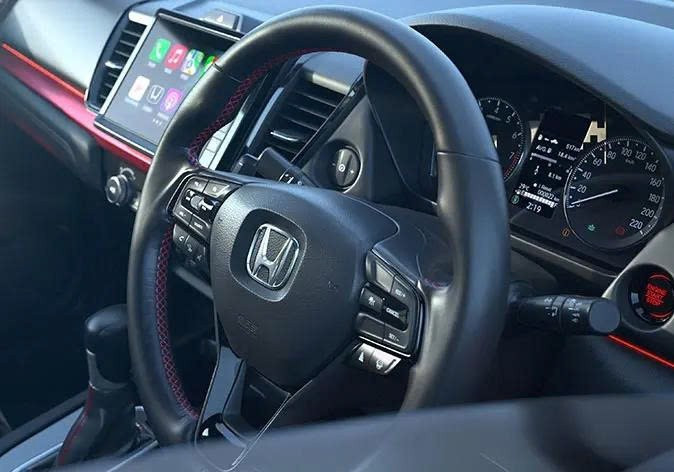 Danh sách an toàn không thay đổi so với các phiên bản cao hơn, bao gồm gói hỗ trợ lái Honda Sensing (ADAS), đèn sương mù phía trước, camera sau và các tính năng cơ bản như ABS, EBD, cân bằng điện tử hay hỗ trợ khởi hành ngang dốc.