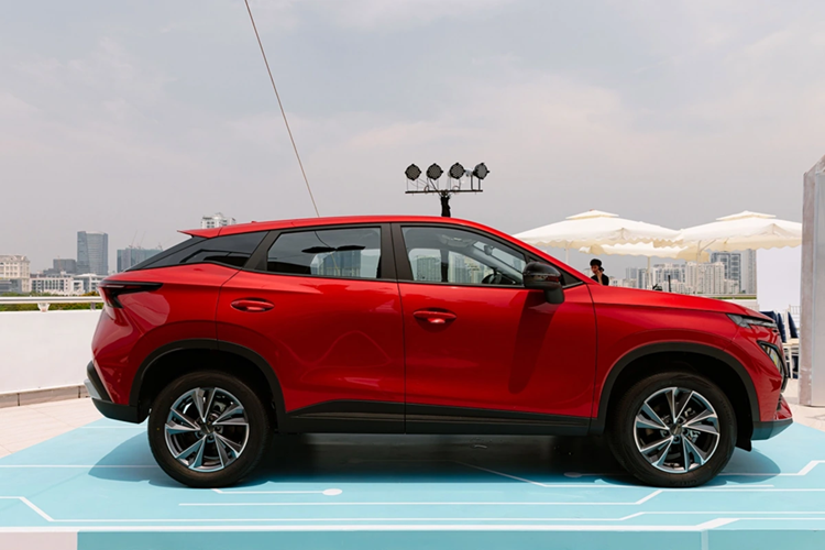 Cả hai động cơ đều kết hợp với hộp số tự động vô cấp CVT và hệ dẫn động cầu trước FWD. Omoda C5 tại Việt Nam được nhập khẩu nguyên chiếc từ Indonesia.