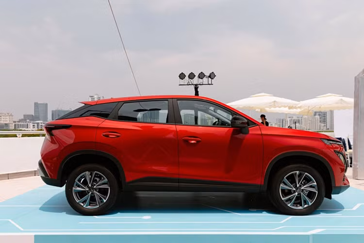 Cả hai động cơ đều kết hợp với hộp số tự động vô cấp CVT và hệ dẫn động cầu trước FWD. Omoda C5 tại Việt Nam được nhập khẩu nguyên chiếc từ Indonesia.