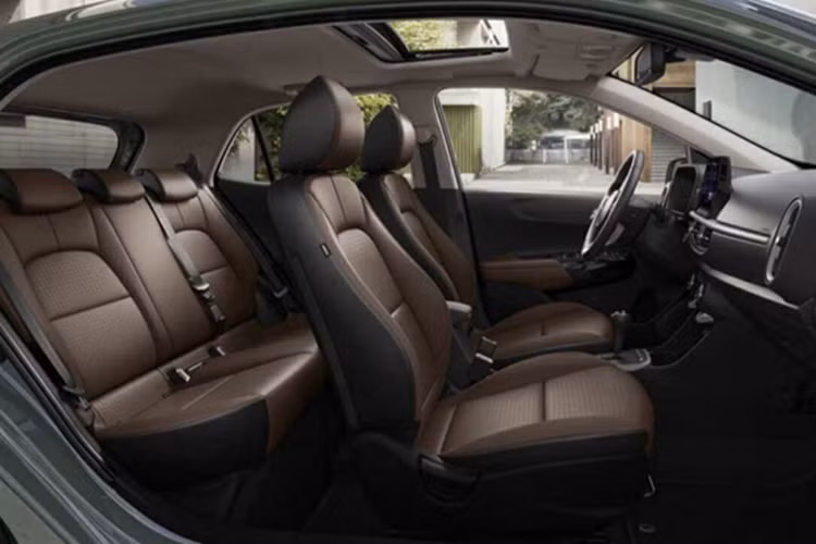 Ngoài ra, từ phiên bản Prestige, xe được trang bị điều hòa tự động toàn phần, giúp tăng thêm sự tiện nghi. Ở bản cao cấp nhất Signature, Morning được bổ sung thêm: Kiểm soát hành trình thông minh (Smart Cruise Control); Hỗ trợ lái xe trên cao tốc (HDA); Tính năng Auto Start-Stop; Cảnh báo phương tiện cắt ngang.