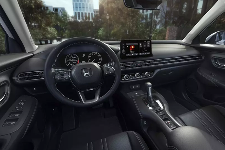 Honda HR-V 2026 dùng bộ mâm hợp kim mới có kích thước 17 inch và 18 inch. Đáng chú ý là bản cao cấp nhất EX-L nay được trang bị mâm 18 inch lớn hơn so với đời trước.