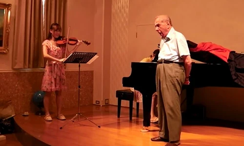 Khó tin giọng opera cao ngất của cụ ông 94 tuổi
