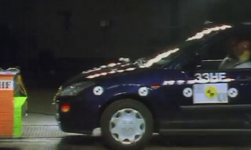 Quay chậm tai nạn ô tô ở tốc độ 192 km/h