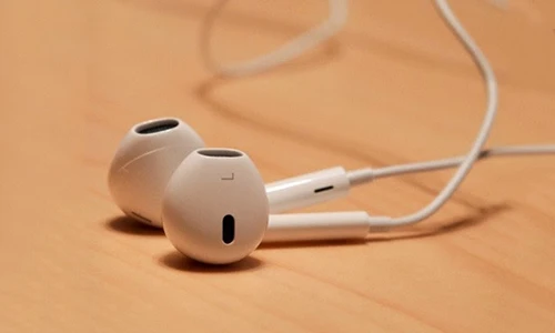 Những công dụng vô cùng lợi hại của tai nghe iPhone