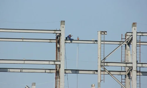 Rùng mình cảnh công nhân “treo” người trên công trường Formosa