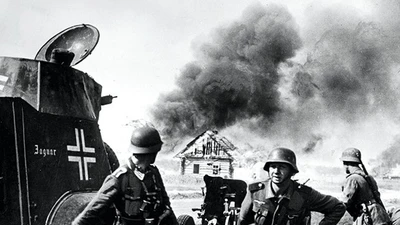Tại sao Hitler trì hoãn kế hoạch xâm lược Liên Xô?