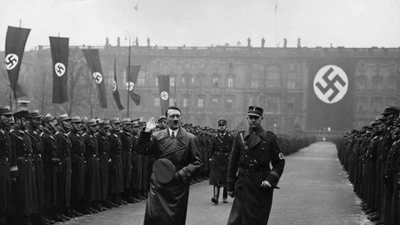 Hitler tự sát, quan chức Đức quốc xã đào tẩu bằng cách nào?