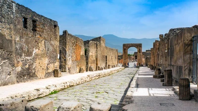 Lời nguyền Pompeii có thật, du khách trộm cổ vật sợ tái mặt?