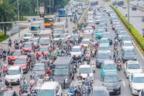 Đường 10 làn xe nhưng thường xuyên ùn tắc ở Hà Nội 