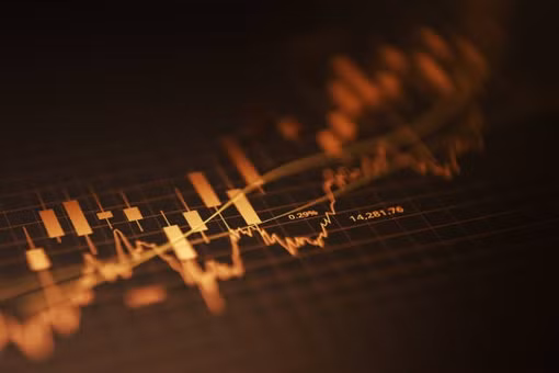 Quỹ lớn SPDR Gold Trust bán tháo vàng, thị trường đối mặt áp lực kép