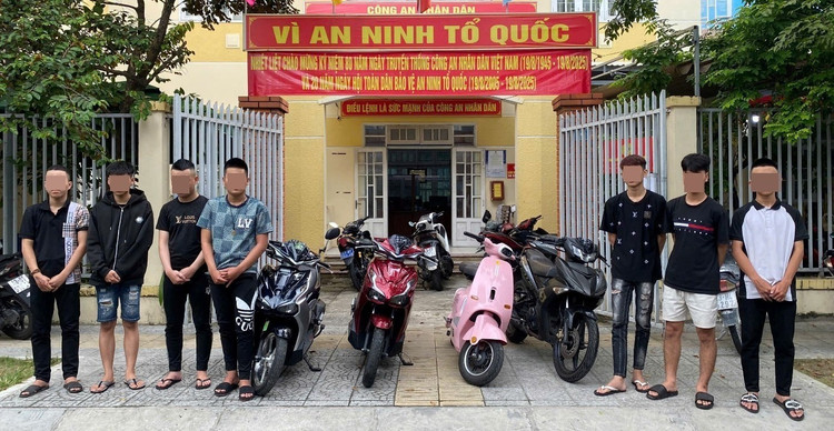 Nhóm 7 đối tượng liên quan đến vụ việc và tang vật. nhom-doi-tuong-bi-bat.jpg