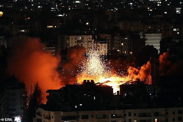 Israel đã cảnh báo người dân sơ tán khỏi khu vực này trước khi tiến hành các cuộc không kích. Ảnh: EPA. israel2.png