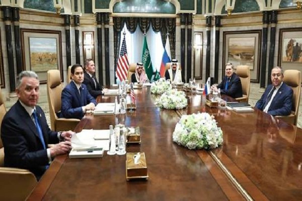 Hai phái đoàn do Bộ trưởng Ngoại giao Nga Sergey Lavrov và Ngoại trưởng Mỹ Marco Rubio dẫn đầu trong cuộc đàm phán tại Riyadh, Ả Rập Xê Út, hồi tháng 2/2025. Ảnh: Bộ Ngoại giao Nga. ngamy.png