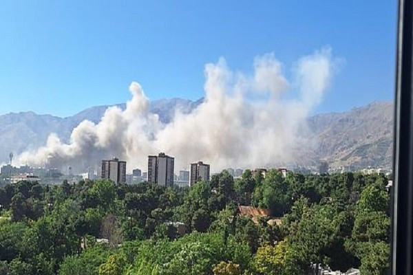 Thủ đô Tehran của Iran bị Israel không kích. Ảnh: Daily Mail. israel2.png