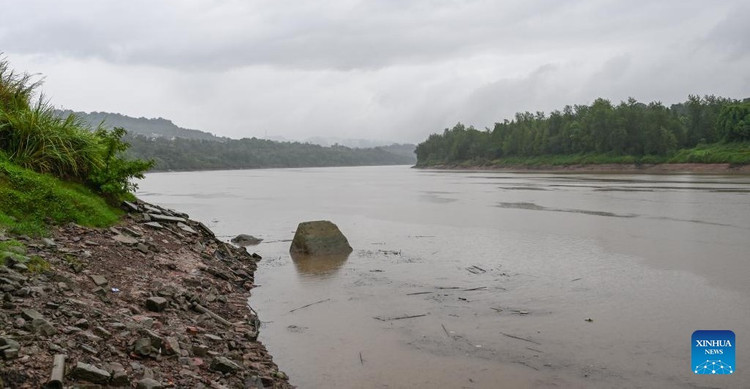 Une section de la rivière traversant le district de Hechuan, ville de Chongqing, le 11 août. Photo : THX. mualu.png