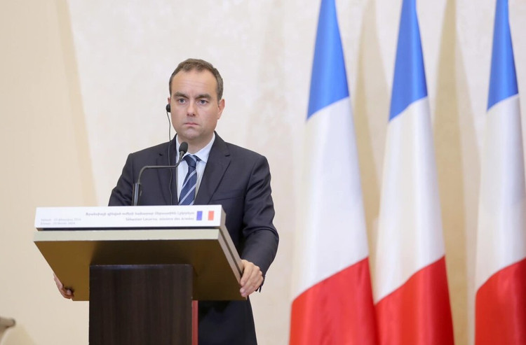 Prim-ministrul francez Sébastien Lecornu a demisionat după mai puțin de o lună de mandat. Foto: Armradio. phap.jpg