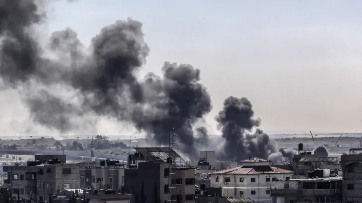 Israel tiếp tục tiến hành các cuộc tấn công dữ dội khắp Gaza. Ảnh: AJ. gaza2.png