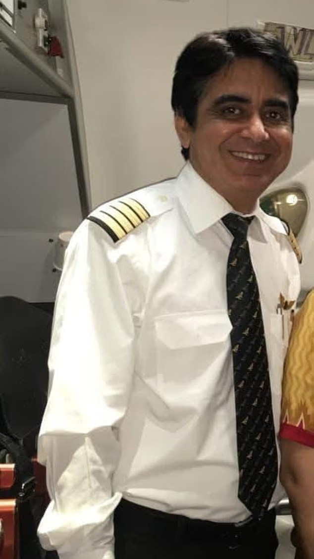Cơ trưởng Sumeet Sabharwal. Ảnh: DM. cotruong1.png
