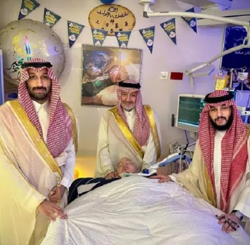 アル・ワヒード王子はその後、サウジアラビアの首都リヤドにあるキング・アブドゥルアズィーズ病院に移送された。写真:News.com.au hoangtu5.png