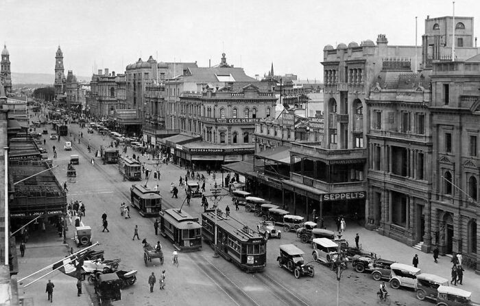 King William Street ក្នុងទីក្រុង Adelaide ប្រទេសអូស្ត្រាលី ឆ្នាំ 1923។ the5.jpg