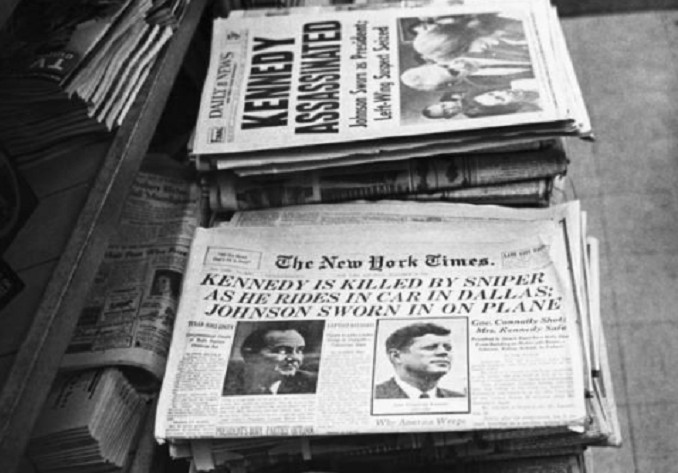 Các tờ báo New York đưa tin về vụ ám sát Tổng thống Kennedy. sat7.png