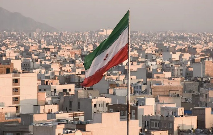 اعتقلت الشرطة الإيرانية 21 ألف مشتبه به خلال صراع استمر 12 يومًا في يونيو 2025. الصورة: جيتي. iran.png