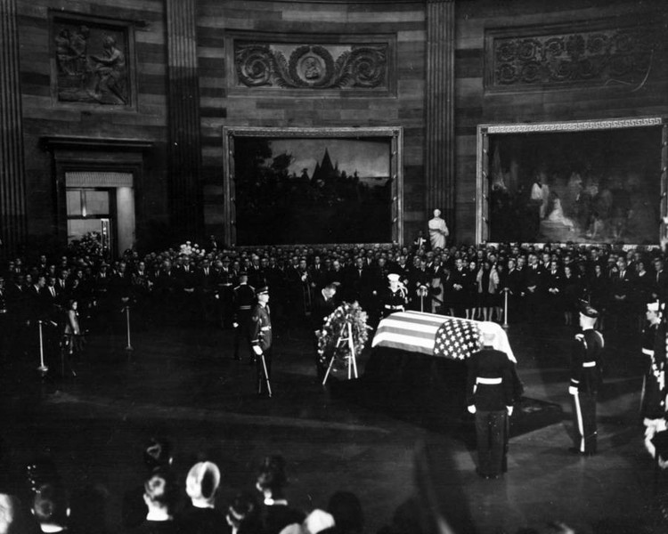 Lễ tang của Tổng thống Kennedy tại Điện Capitol ở thủ đô Washington DC. sat14.png
