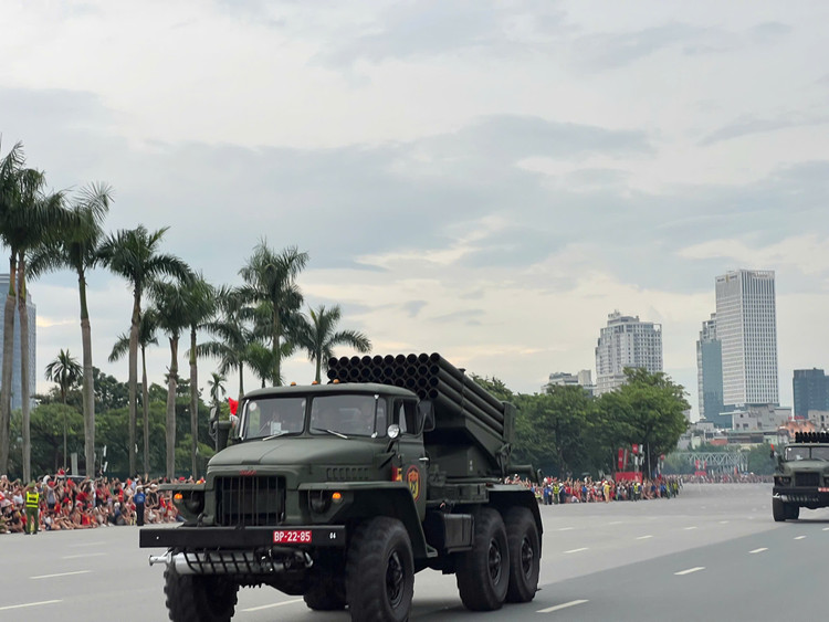 gen-h-xe16.jpg