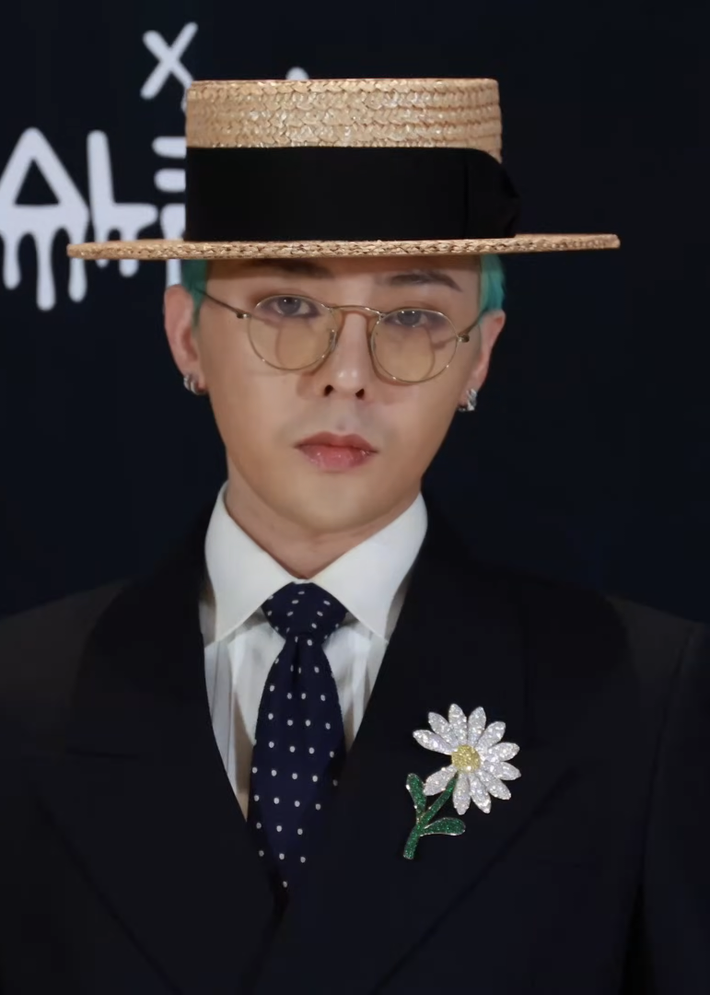 Sau thời gian dài chờ đợi, người hâm mộ Kpop tại Việt Nam cuối cùng cũng đón nhận tin cực vui: G-DRAGON – thủ lĩnh nhóm BIGBANG – sẽ chính thức biểu diễn tại đại nhạc hội Mega K-Pop Concert, diễn ra ngày 21/6/2025 tại Sân vận động Quốc gia Mỹ Đình (Hà Nội). Đây là lần đầu tiên anh trở lại Việt Nam sau 13 năm.