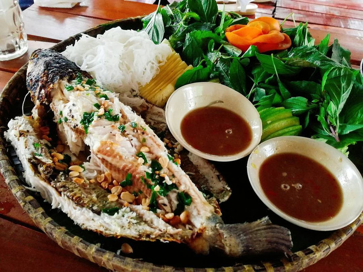 Với du khách, đó không chỉ là món ăn mà còn là một kỷ niệm đẹp giữa thiên nhiên bình dị của miền Tây. Ảnh amthuc