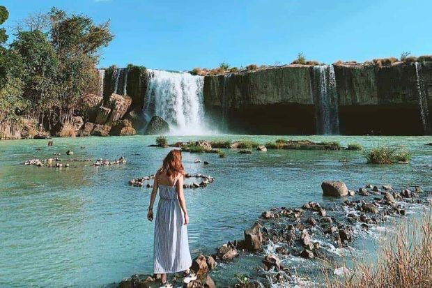 Cách trung tâm Buôn Ma Thuột khoảng 25 km, thác Dray Nur và thác Dray Sáp nổi bật giữa vùng hợp lưu của hai dòng Krông Nô và Krông Ana. Dray Sáp dữ dội, cuồn cuộn như khúc cao trào của bản giao hưởng nước, trong khi Dray Nur mềm mại, trải thành những tầng lớp uyển chuyển. Ảnh MIA