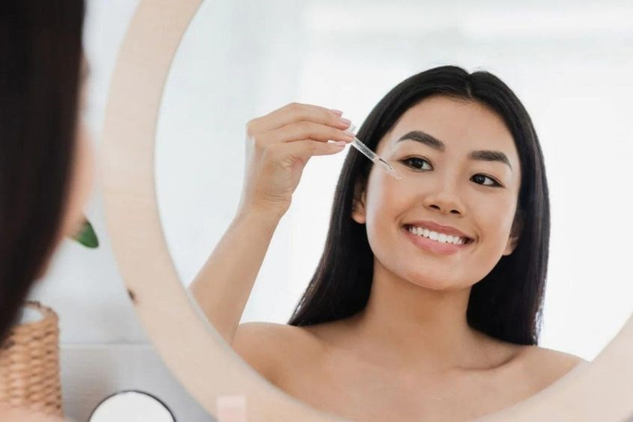 Nguyên nhân có thể nằm ở những thói quen chăm sóc da sai lầm khiến nám không giảm mà còn nặng thêm. Ảnh minh họa