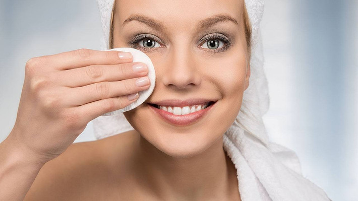 Quan trọng nhất, hãy tránh lặp lại những sai lầm trên để làn da có cơ hội phục hồi và sáng khỏe lâu dài. Ảnh minh họa