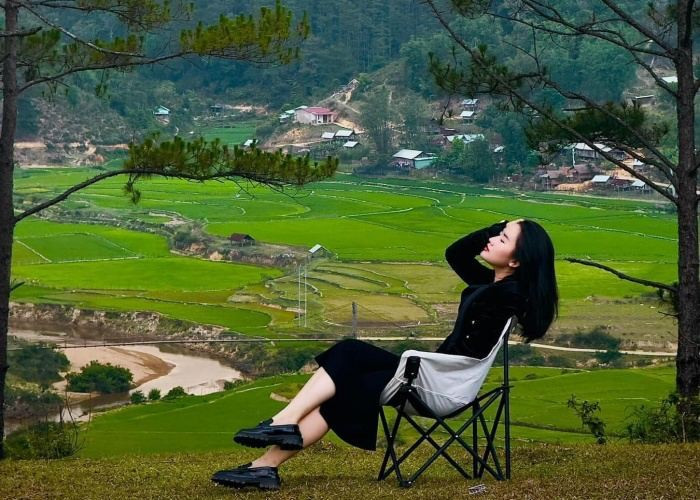 Du khách nên chuẩn bị đầy đủ nước uống, áo khoác gió và kem chống nắng khi đến đây. Ngoài ra, nhớ giữ vệ sinh chung, không xả rác để bảo vệ vẻ đẹp trong lành cho khu vực này. Ảnh luhanhvietnam