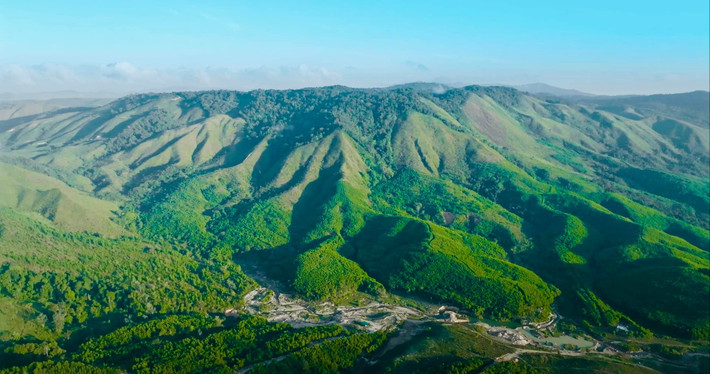 Không cần đi xa đến Sa Pa hay Đà Lạt, ngay giữa lòng Tây Nguyên, đỉnh Ma Thiên ở huyện Krông Năng (Đắk Lắk) đang trở thành điểm đến mới thu hút giới trẻ yêu thích trải nghiệm, cắm trại và săn mây. Ảnh Helena Nguyễn