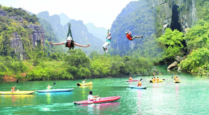 Chỉ với 2 ngày 1 đêm, du khách sẽ có cơ hội trải nghiệm tất cả những gì tinh túy nhất của vùng đất này. Hãy lên kế hoạch và chuẩn bị cho một chuyến du lịch đầy thú vị tại Quảng Bình. Ảnh Traveloka