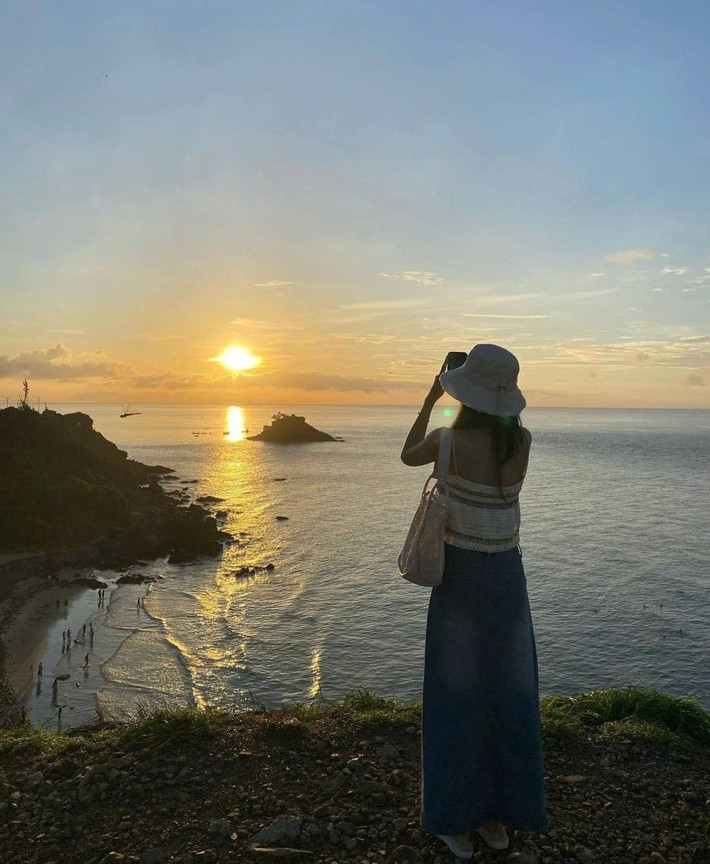Dù mùa nào, Mũi Nghinh Phong vẫn mang nét đẹp riêng. Ảnh heyymonkie