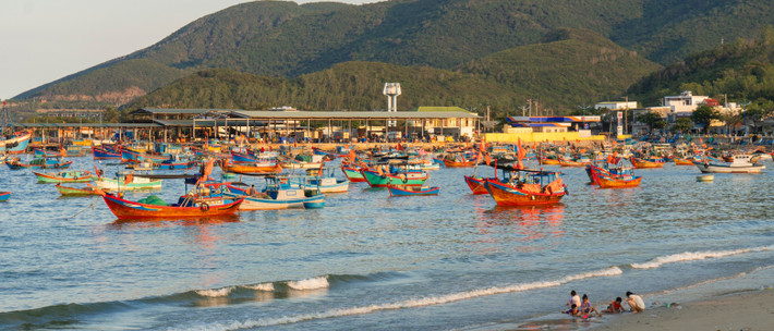 Trung Lương không cố trở thành một điểm đến du lịch "hot". Nơi đây chỉ nhẹ nhàng hiện diện – như một vùng ký ức nguyên sơ còn sót lại giữa những đổi thay chóng mặt của du lịch miền Trung. Có lẽ cũng chính vì thế mà mỗi người ghé đến đều mang theo một cảm giác đặc biệt: vừa như trở về, vừa như được chữa lành. Ảnh Trung Long