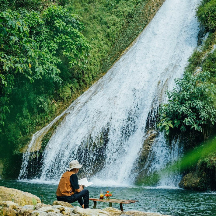 Những nơi này đều có không gian trong lành, gần suối, phù hợp cho các chuyến nghỉ dưỡng, picnic hay cắm trại cuối tuần cùng người thân và bạn bè.