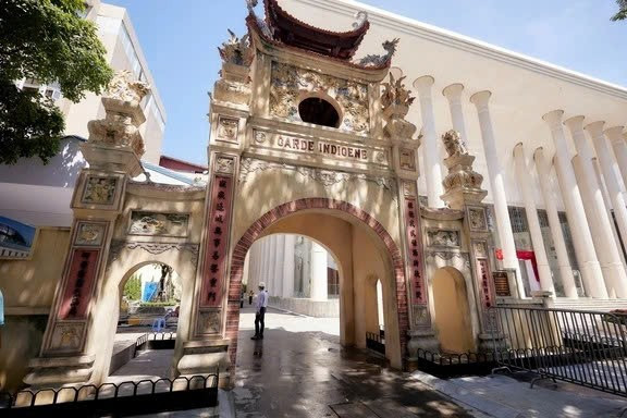 Điểm dừng chân tiếp theo là Trại Bảo an binh, nơi từng diễn ra cuộc đấu trí giữa lực lượng cách mạng và quân Nhật. Khám phá nơi này, du khách sẽ cảm nhận được tinh thần dũng cảm, thông minh của những người đi trước. Ảnh N.A