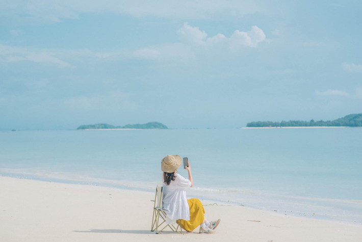 Thời gian lý tưởng để khám phá Thanh Lân là từ tháng 5 đến tháng 8, khi thời tiết đẹp và biển êm. Nếu du khách muốn tránh đông đúc, có thể lựa chọn tháng 9 hoặc 10, khi không khí vẫn trong lành mà du khách ít hơn. Ảnh Trang Phạm