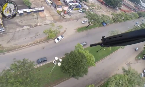 Cảnh sát bắn hạ tên trộm ô tô từ trực thăng