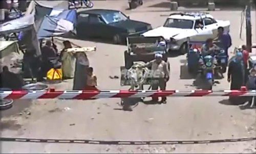 Va chạm kinh hoàng giữa xe lừa và tàu hỏa