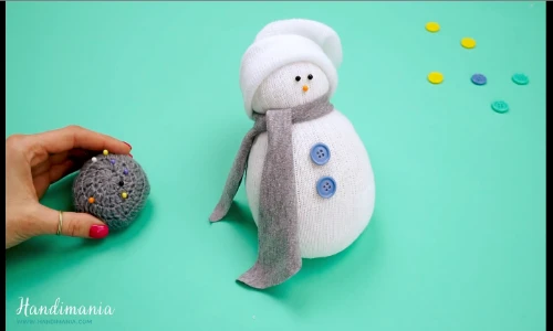 Cách tạo ra búp bê dễ thương từ những chiếc tất