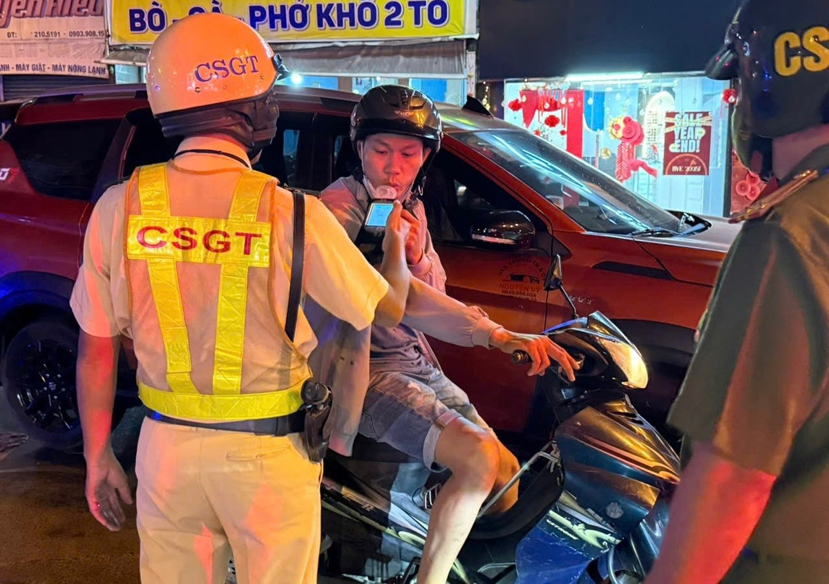 Một số trường hợp vi phạm viện lý do "còn Tết nên có vui với bạn bè". Tuy nhiên, CSGT khẳng định "đã uống rượu bia, không lái xe".