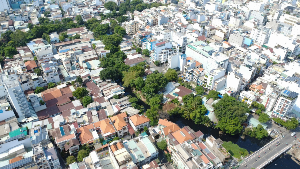 Dự án ảnh hưởng đến gần 2.200 hộ dân và tổ chức, chủ yếu thuộc 4 phường: Gia Định, Bình Thạnh, Bình Lợi Trung và An Nhơn (trên địa bàn quận Bình Thạnh và quận Gò Vấp trước đây).